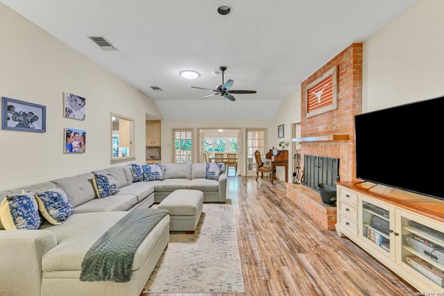 13115 N HUNTERS CIR, San Antonio, TX 78230