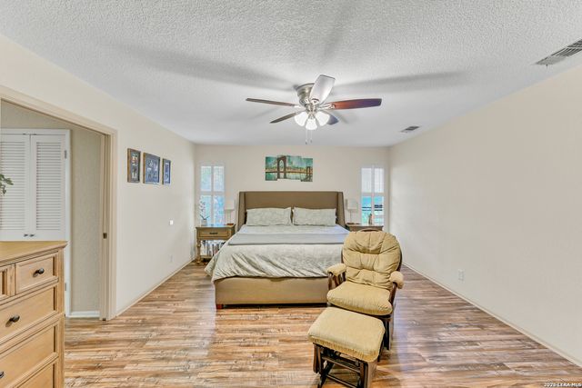13115 N HUNTERS CIR, San Antonio, TX 78230