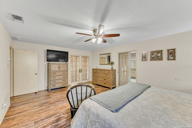 13115 N HUNTERS CIR, San Antonio, TX 78230