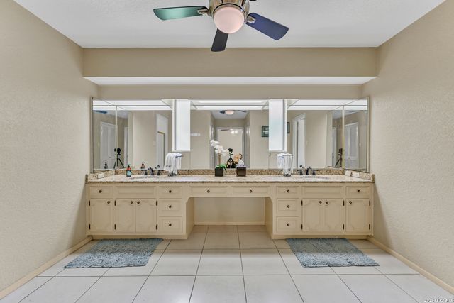 13115 N HUNTERS CIR, San Antonio, TX 78230