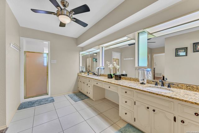 13115 N HUNTERS CIR, San Antonio, TX 78230
