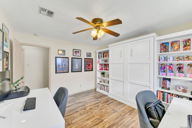 13115 N HUNTERS CIR, San Antonio, TX 78230