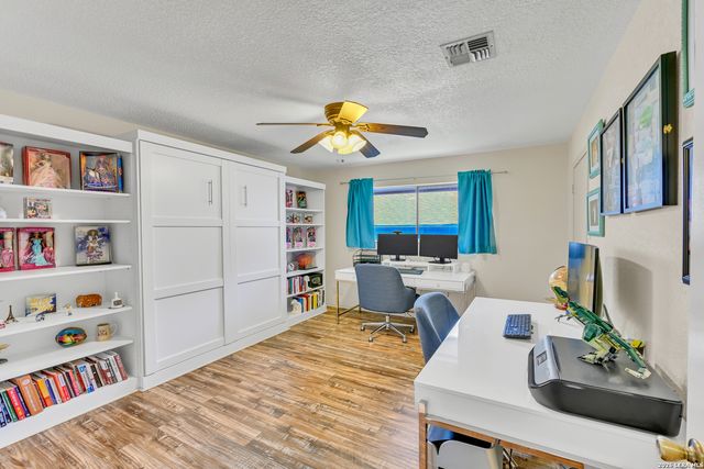 13115 N HUNTERS CIR, San Antonio, TX 78230