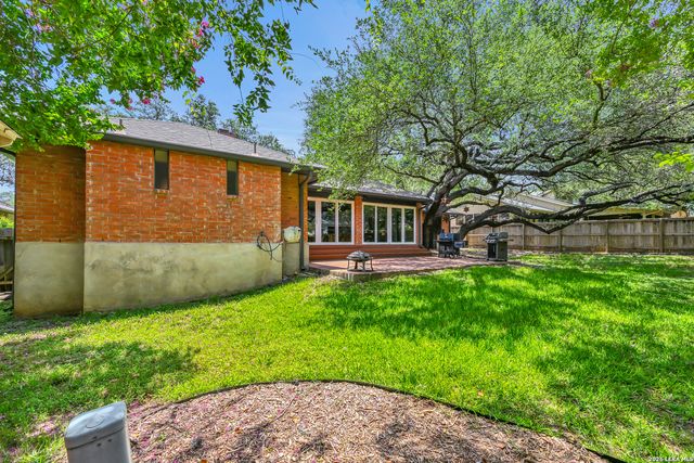 13115 N HUNTERS CIR, San Antonio, TX 78230