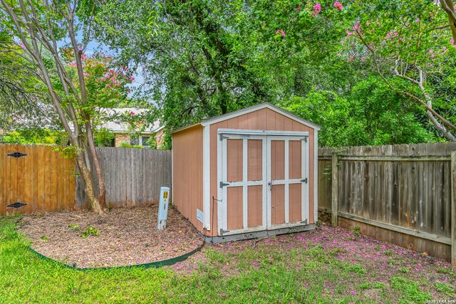 13115 N HUNTERS CIR, San Antonio, TX 78230