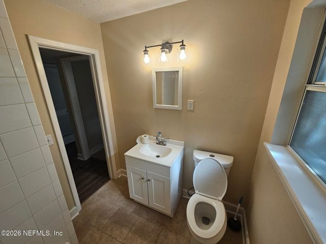 3139 CESERY Boulevard, Jacksonville, FL 32277
