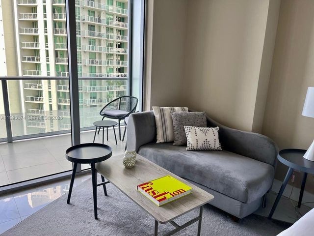 1300 Brickell Bay Dr 1806, Miami, FL 33131