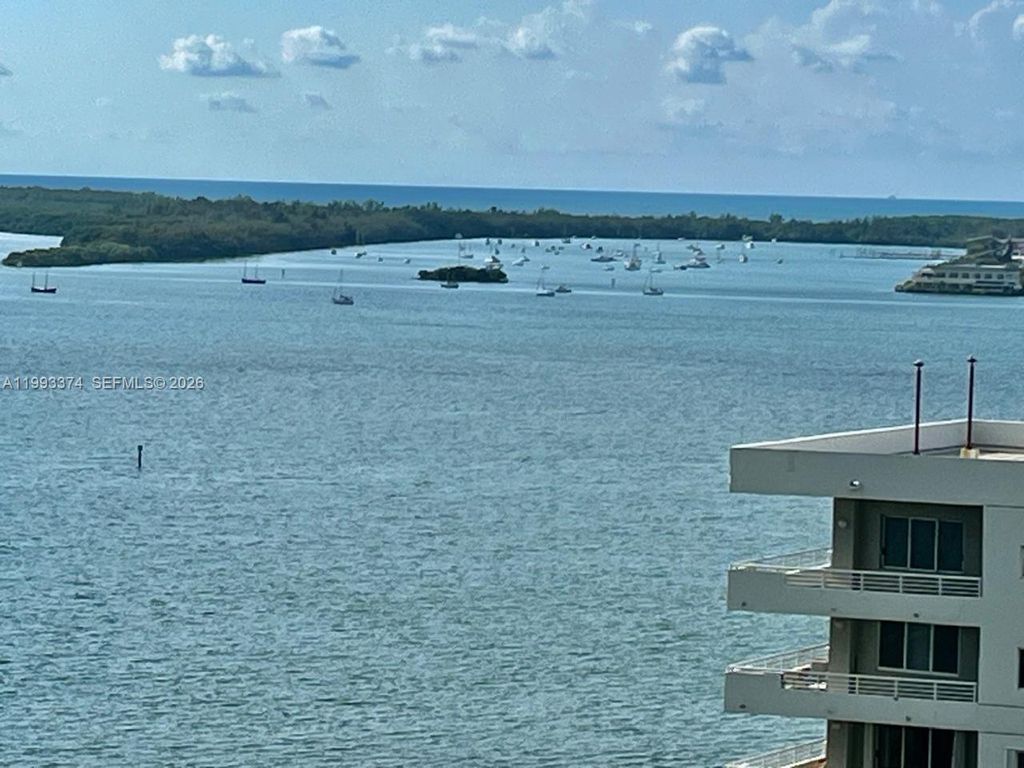 1300 Brickell Bay Dr 1806, Miami, FL 33131