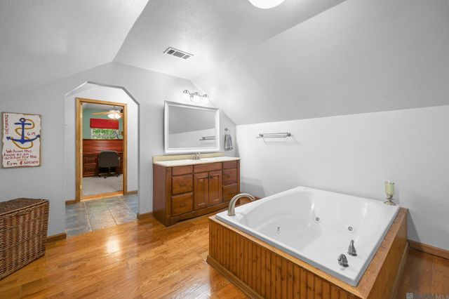 7000 Barrow Creek Dr, St Francisville, LA 70775