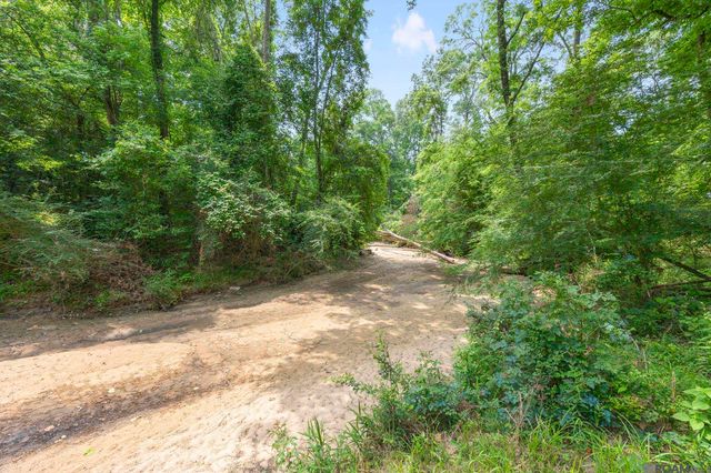 7000 Barrow Creek Dr, St Francisville, LA 70775