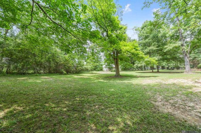 7000 Barrow Creek Dr, St Francisville, LA 70775