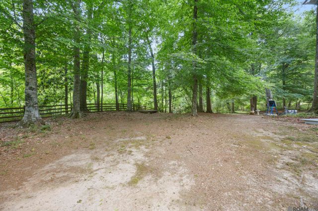 7000 Barrow Creek Dr, St Francisville, LA 70775