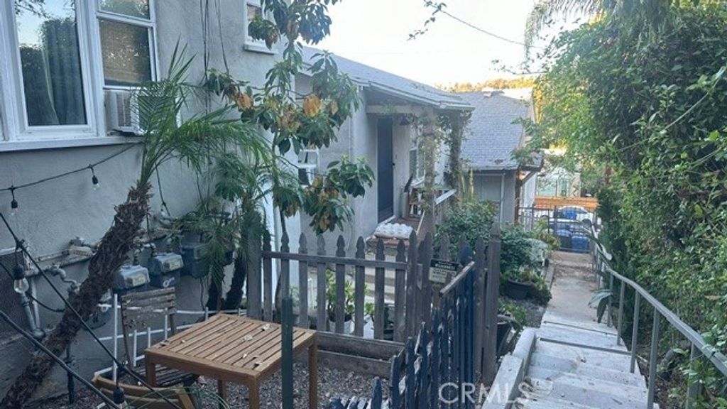 1426 Allison, Los Angeles, CA 90026 — photo 4
