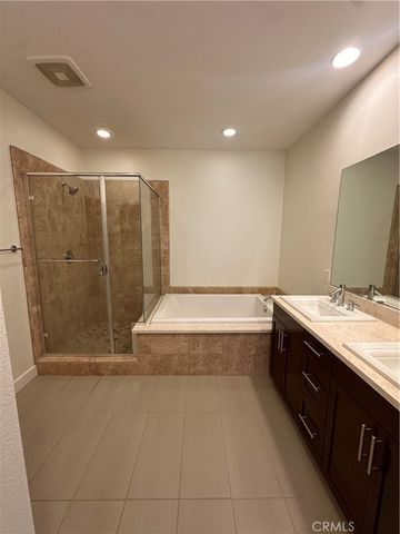 27 SOHO, Irvine, CA 92612