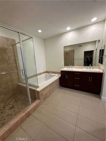 27 SOHO, Irvine, CA 92612