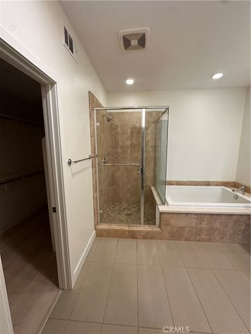 27 SOHO, Irvine, CA 92612