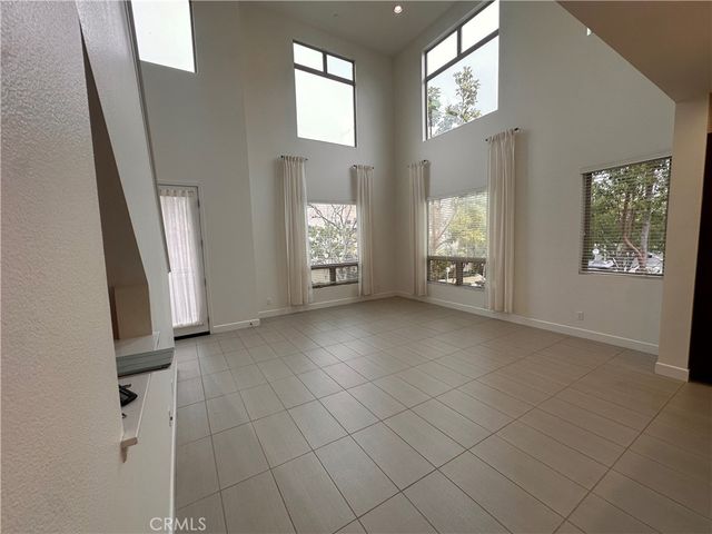 27 SOHO, Irvine, CA 92612