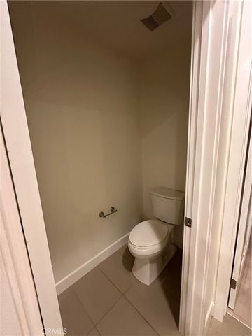 27 SOHO, Irvine, CA 92612