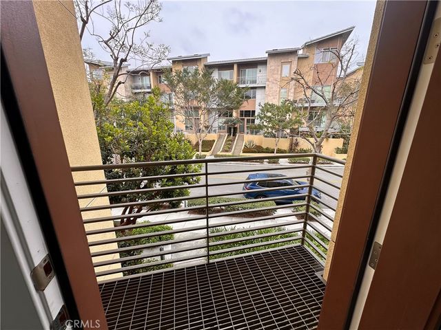 27 SOHO, Irvine, CA 92612
