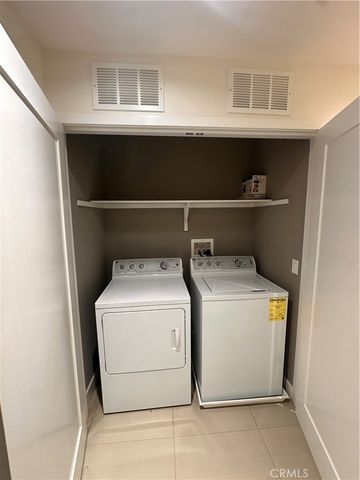 27 SOHO, Irvine, CA 92612