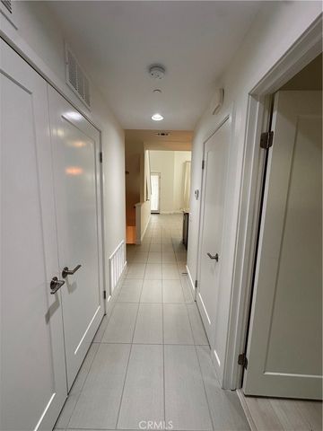 27 SOHO, Irvine, CA 92612