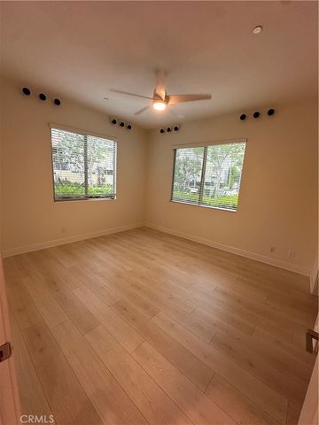 27 SOHO, Irvine, CA 92612