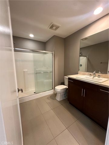 27 SOHO, Irvine, CA 92612