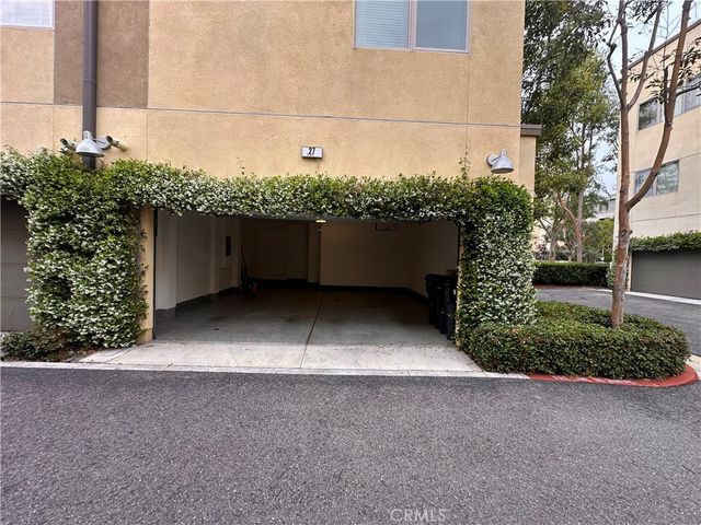 27 SOHO, Irvine, CA 92612