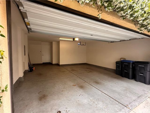 27 SOHO, Irvine, CA 92612