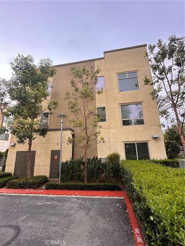27 SOHO, Irvine, CA 92612