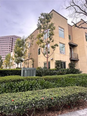 27 SOHO, Irvine, CA 92612