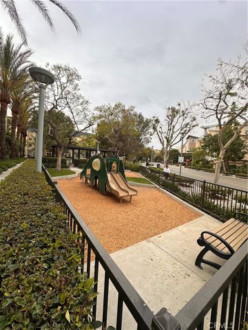 27 SOHO, Irvine, CA 92612