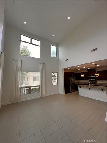 27 SOHO, Irvine, CA 92612