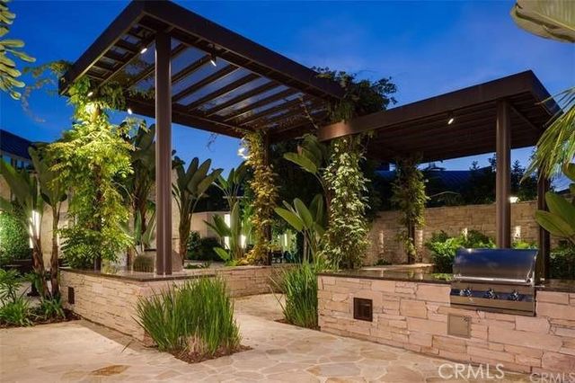 27 SOHO, Irvine, CA 92612