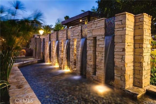 27 SOHO, Irvine, CA 92612