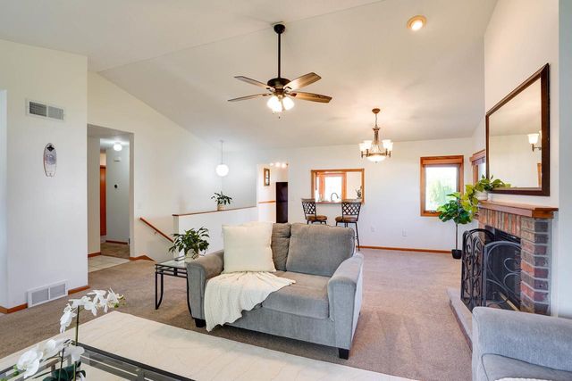 3140 Rebel Drive, Sun Prairie, WI 53590