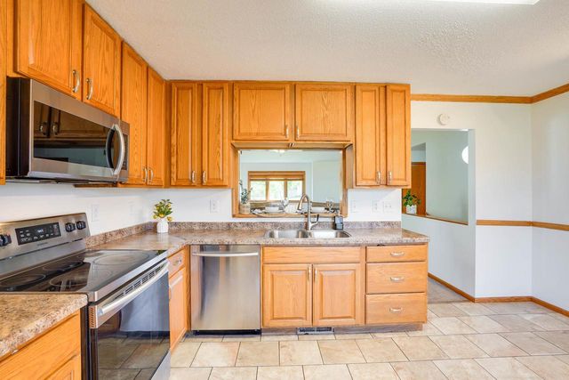 3140 Rebel Drive, Sun Prairie, WI 53590