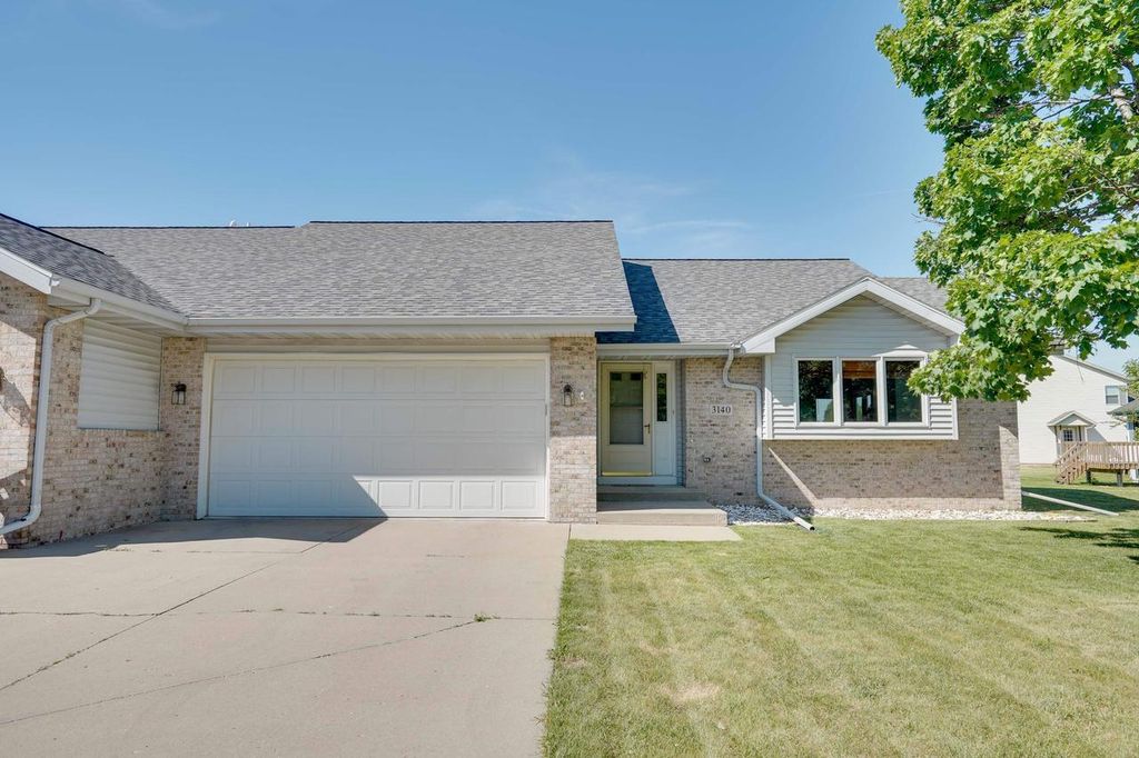 3140 Rebel Drive, Sun Prairie, WI 53590