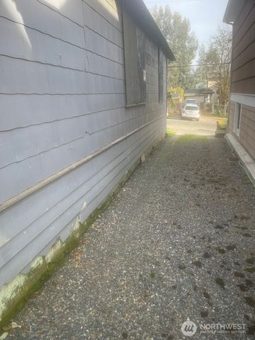 4557 33rd Avenue S, Seattle, WA 98118