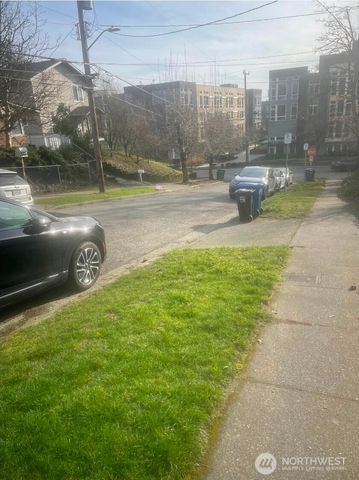 4557 33rd Avenue S, Seattle, WA 98118