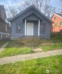 4557 33rd Avenue S, Seattle, WA 98118