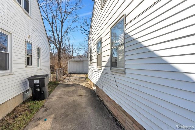 11657 Stout Street, Detroit, MI 48228