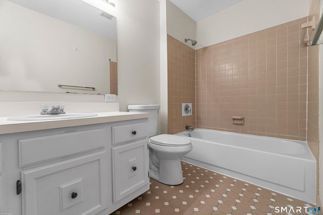 4023 Park Avenue 4023, Fairfield, CT 06825