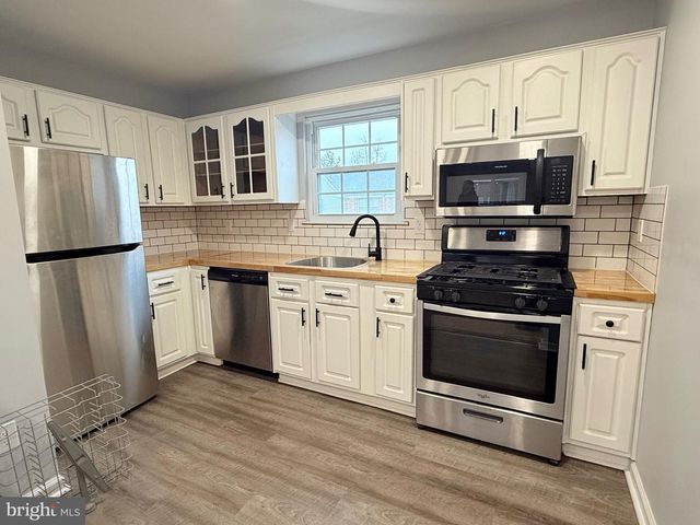 104 SANDSTONE CT, Lumberton, NJ 08048