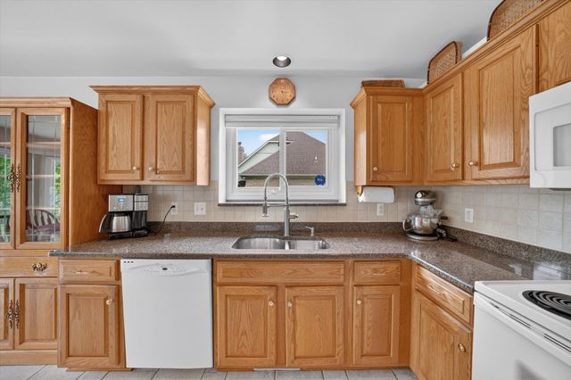 4379 Chablis Drive, Sterling Heights, MI 48314
