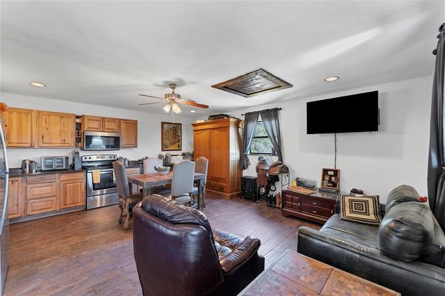 1750 Loop 165 LOOP B, Dripping Springs, TX 78620