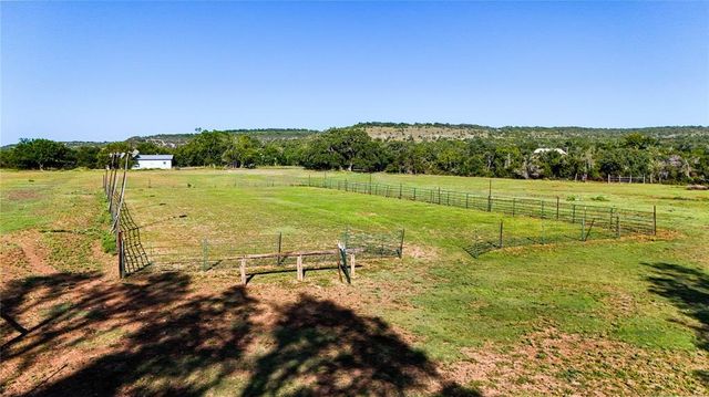 1750 Loop 165 LOOP B, Dripping Springs, TX 78620