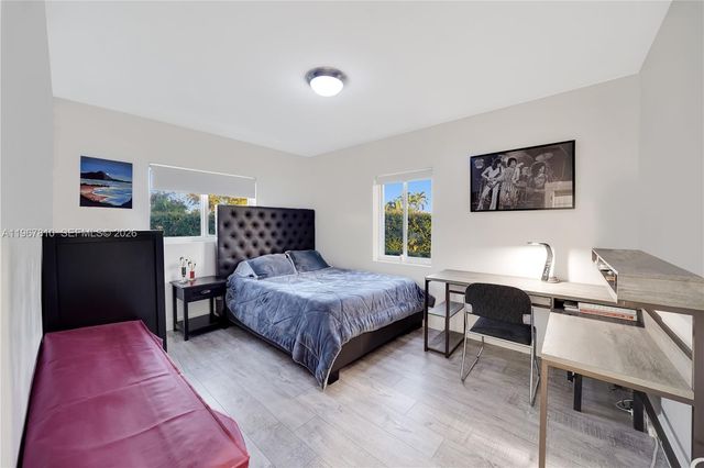 7381 SW 34th Ter, Miami, FL 33155