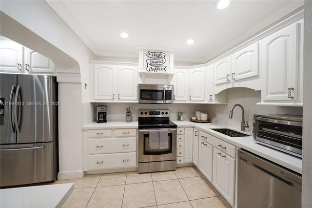 7381 SW 34th Ter, Miami, FL 33155