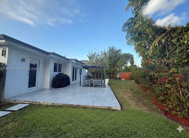 7381 SW 34th Ter, Miami, FL 33155